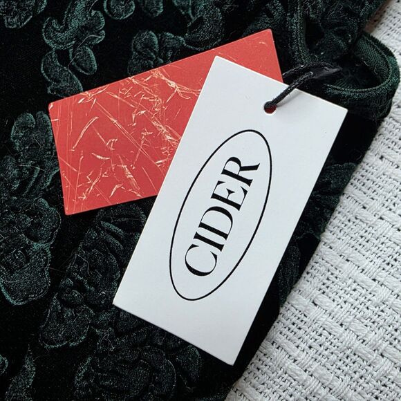 NWT Cider Size Large Dark Green Velvet Halter Mini Dress Floral Holiday Party - Picture 8 of 12